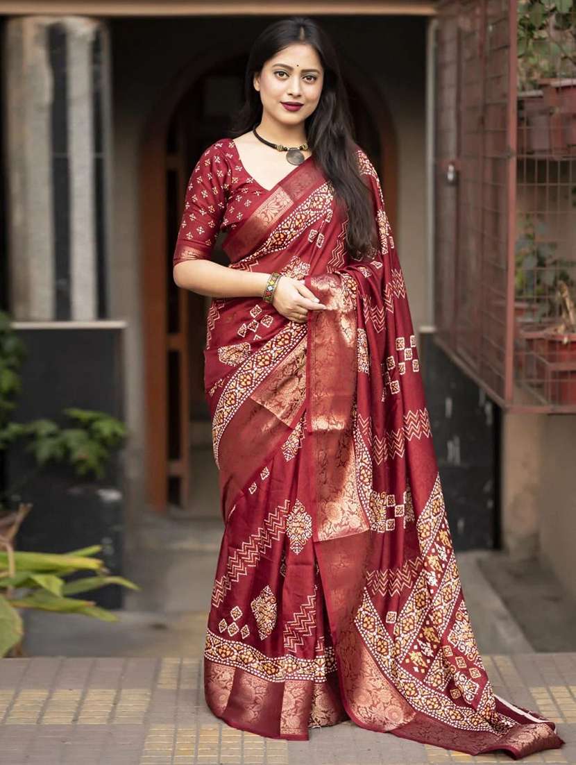 women printed casual wear saree with blouse