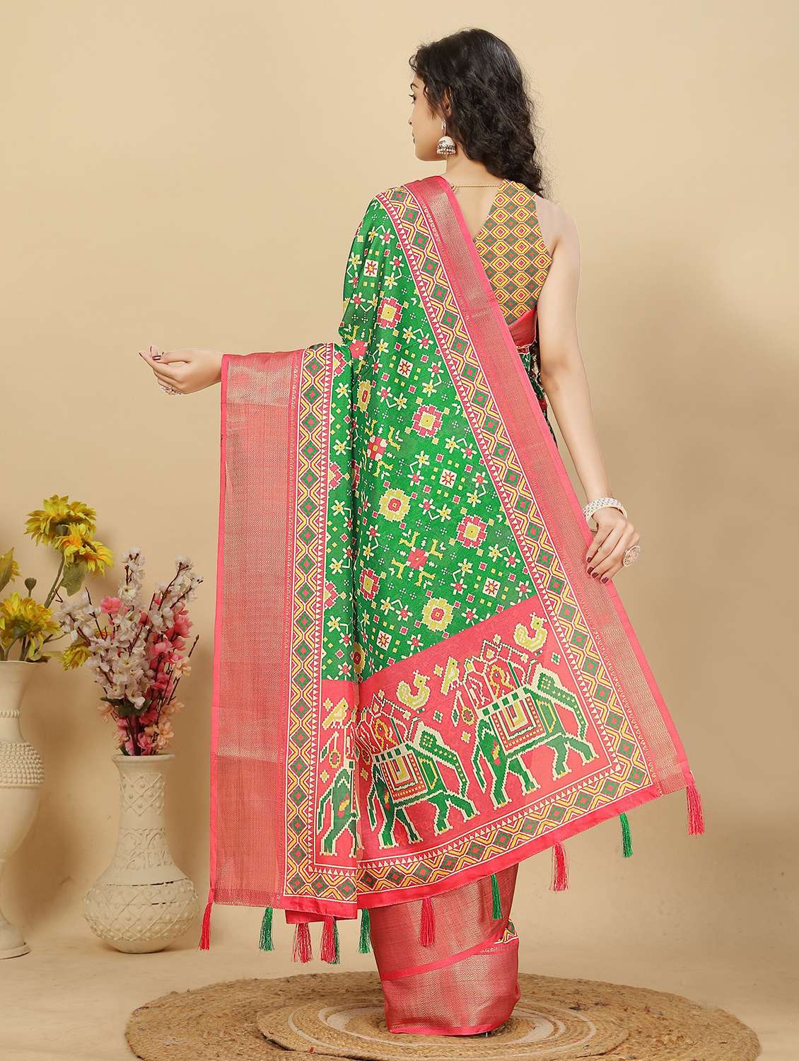 women printed patola saree with blouse - 22491550 -  Standard Image - 3