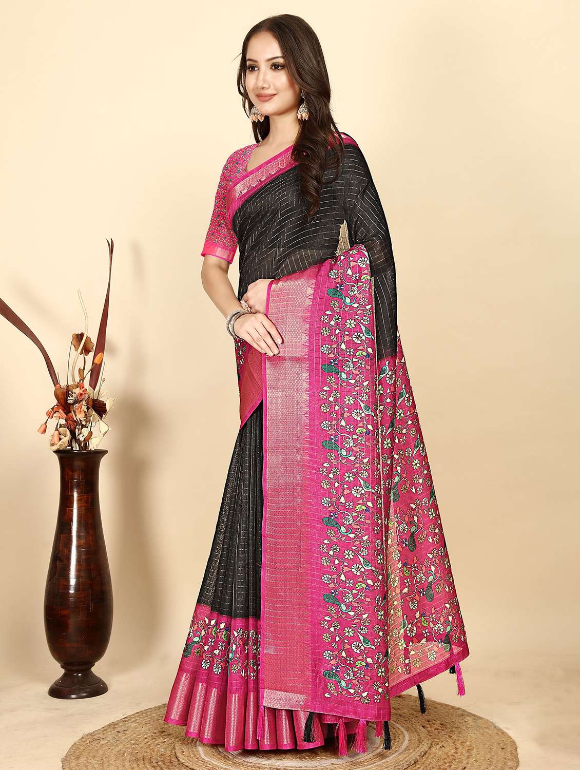 women checkered bordered saree with blouse