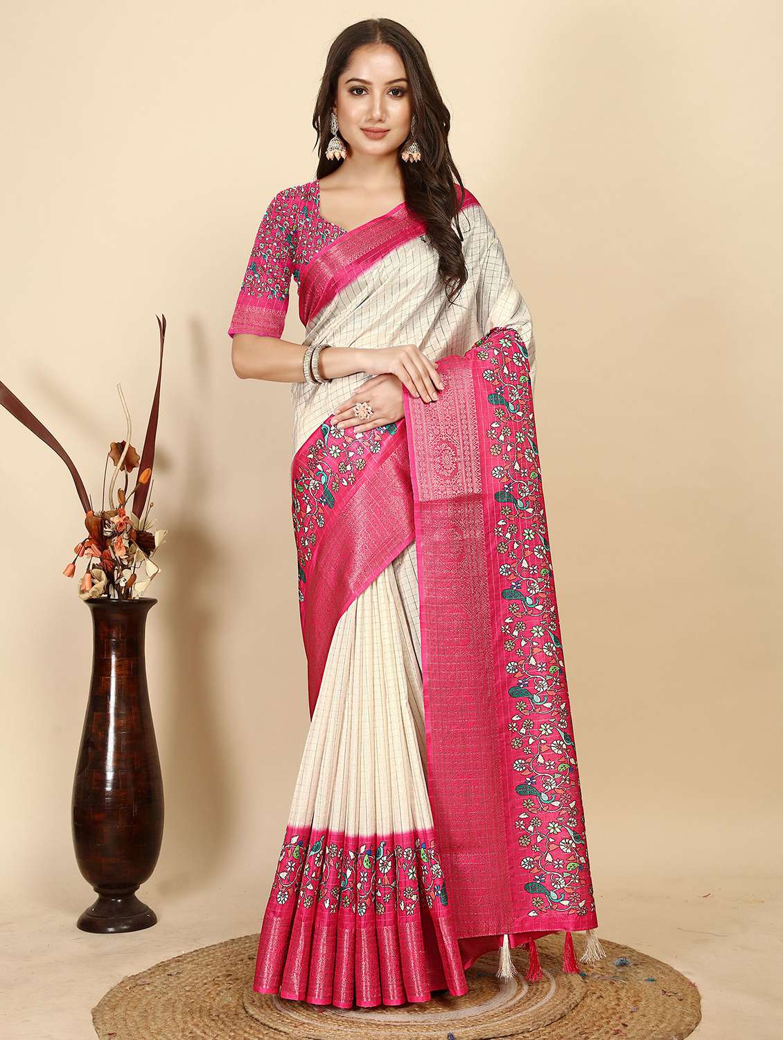 women checkered bordered saree with blouse