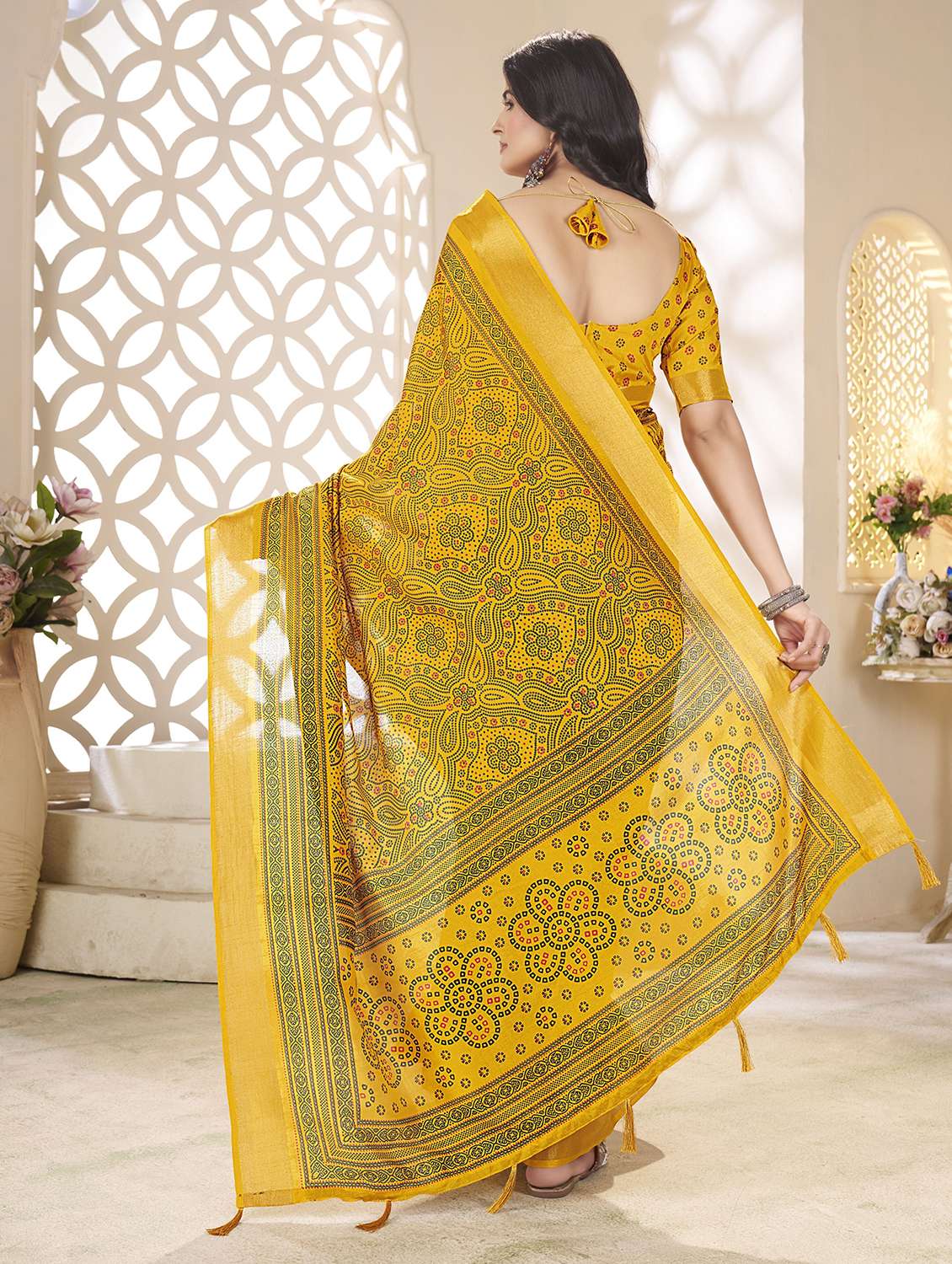 women printed casual wear saree with blouse - 22491588 -  Standard Image - 3