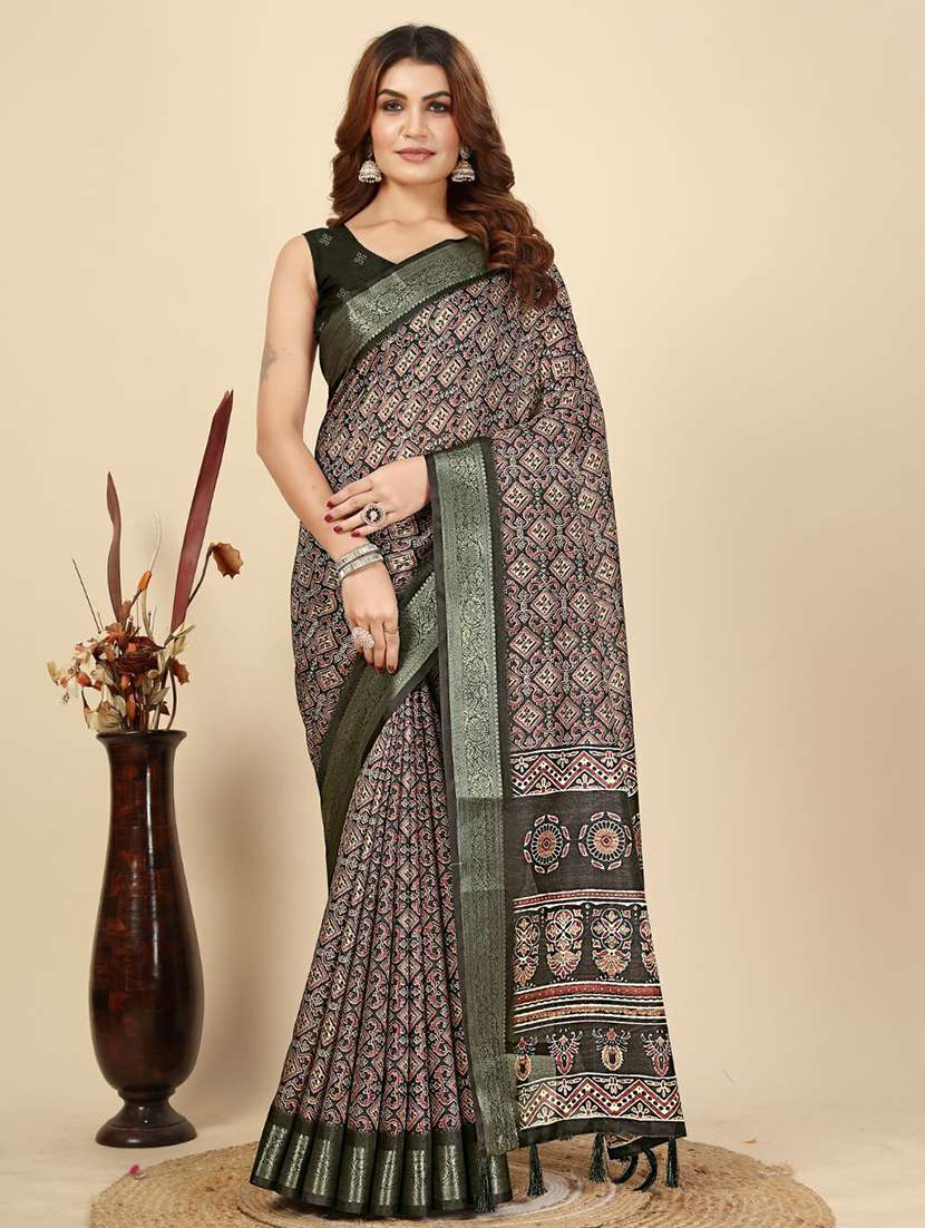 women printed casual wear saree with blouse