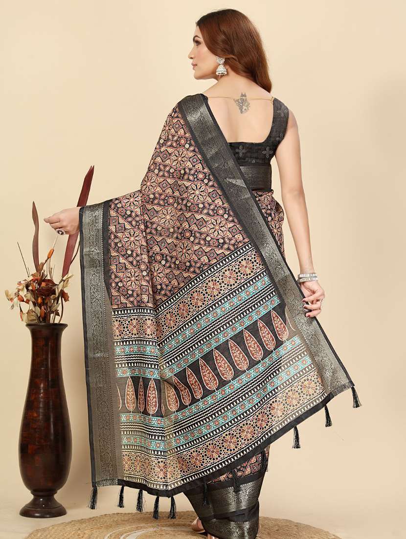 women printed casual wear saree with blouse - 22491938 -  Standard Image - 3