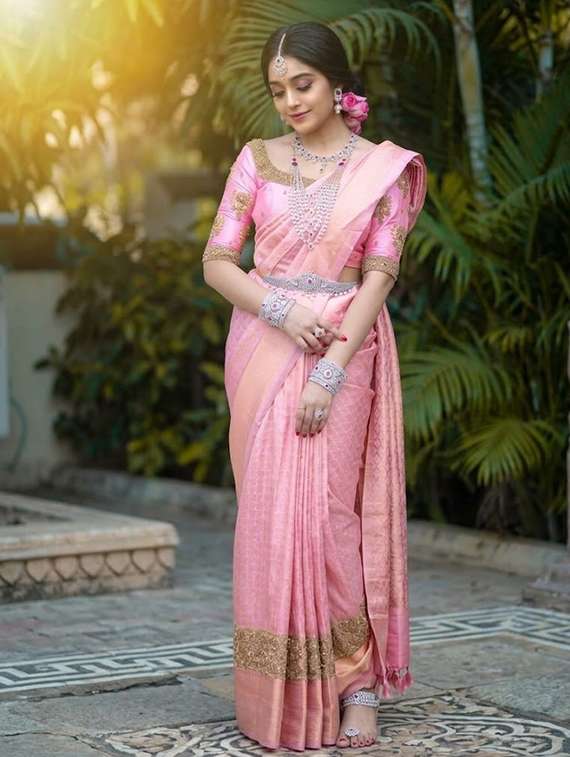 women self design kanjivaram saree with blouse