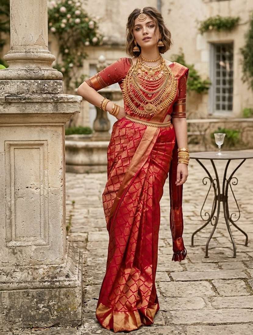 women self design kanjivaram saree with blouse