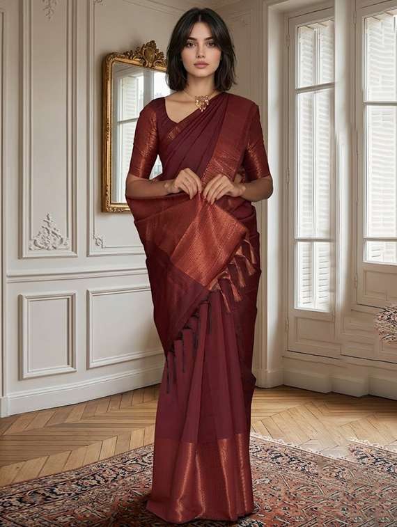 women solid with bordered saree with blouse