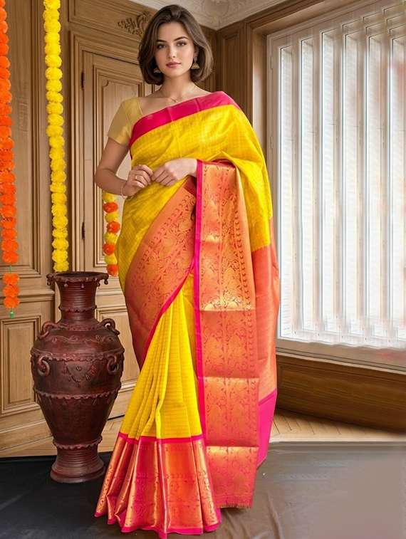 women self design bordered saree with blouse