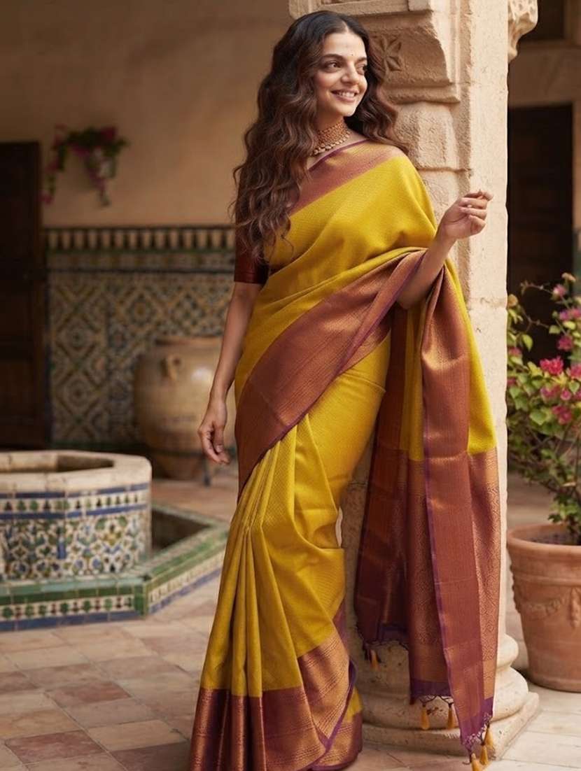 women self design kanjivaram saree with blouse