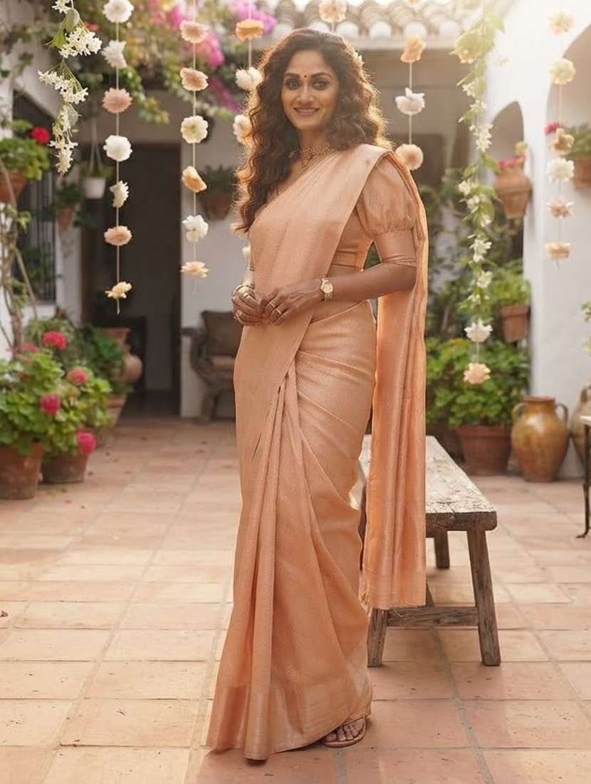 women self design kanjivaram saree with blouse