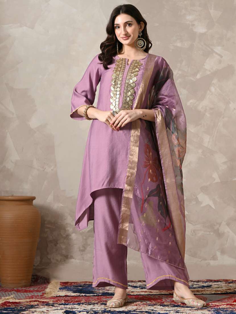 women solid with work notch neck kurta and pant set