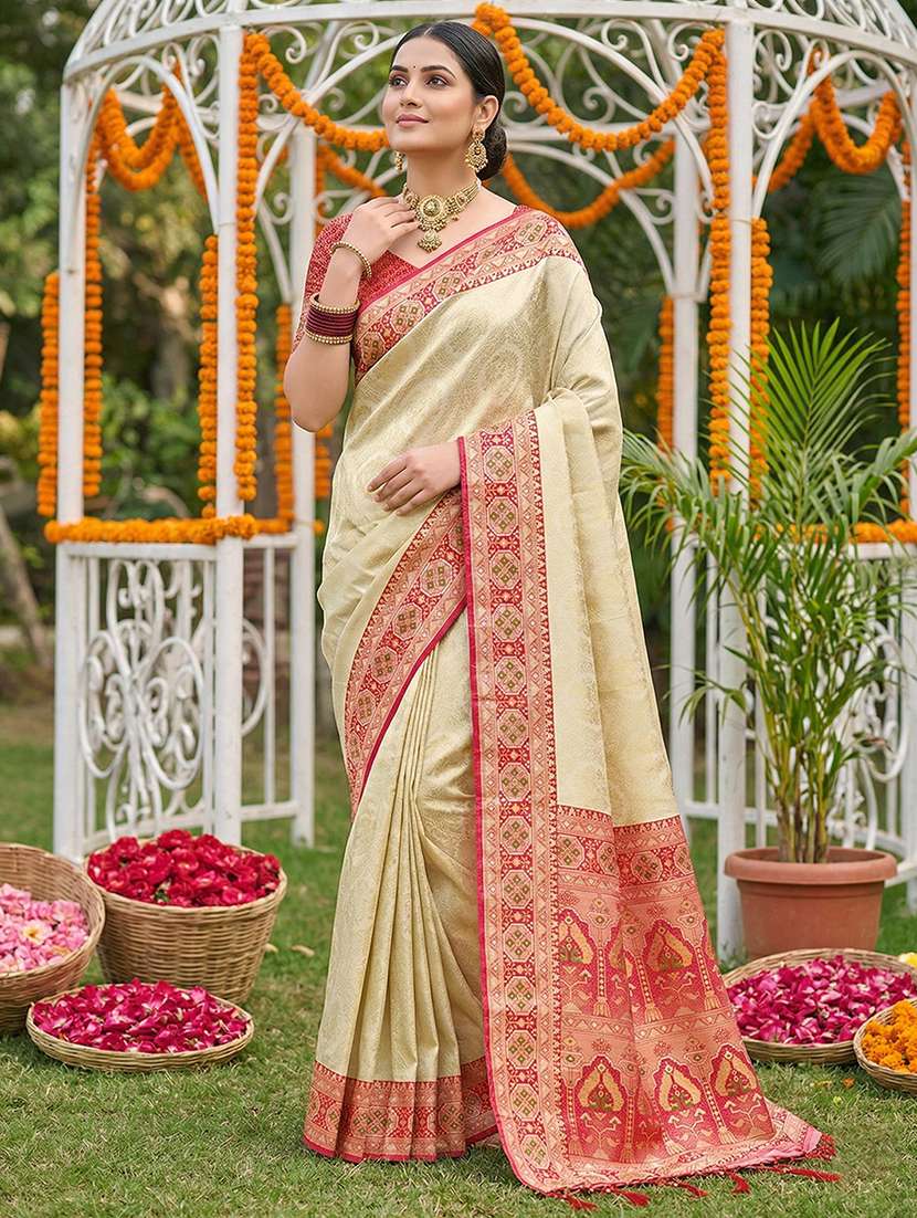women self design kanjivaram saree with blouse