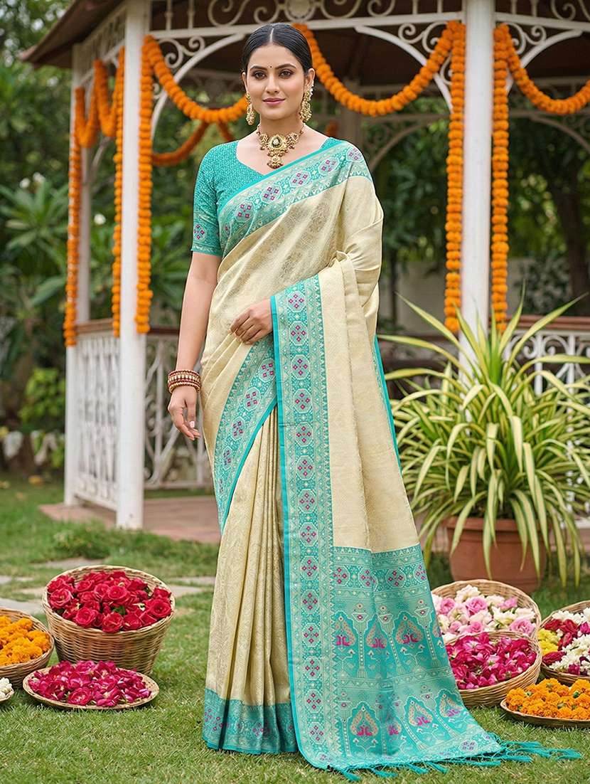 women self design kanjivaram saree with blouse