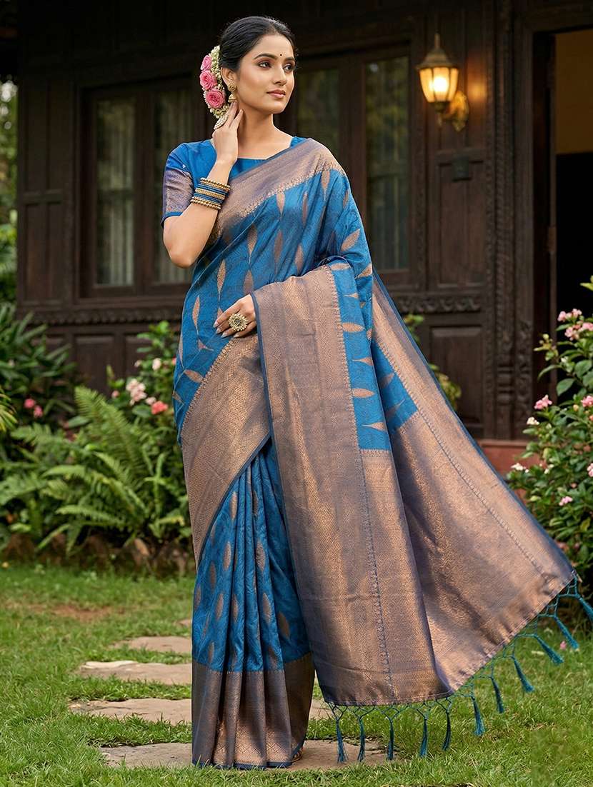 women self design banarasi saree with blouse