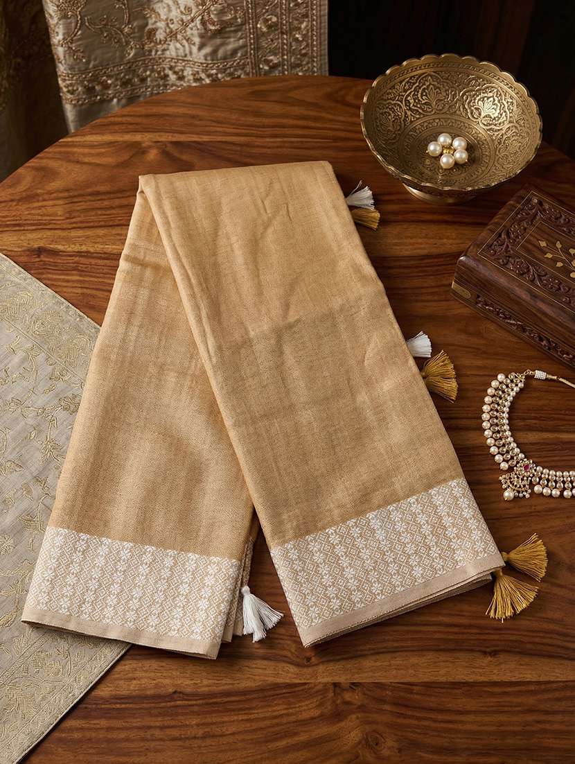 women self design handloom saree with blouse - 22495259 -  Standard Image - 5
