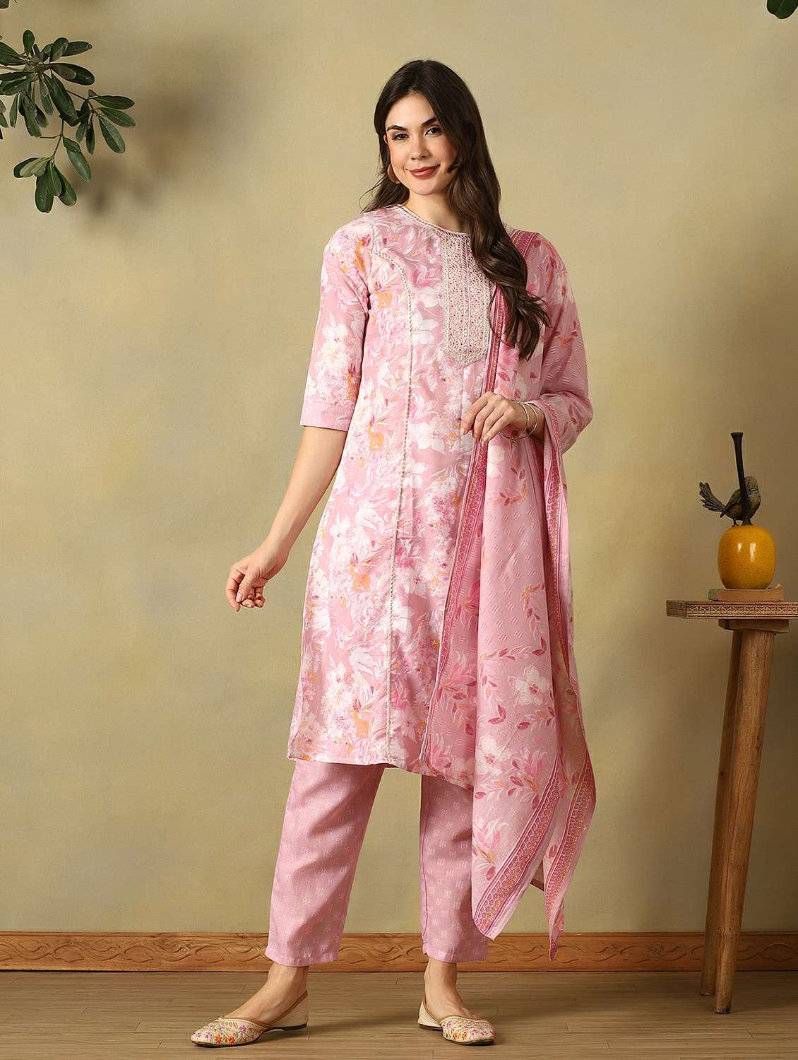 women printed three quarter sleeve kurta pant with dupatta set