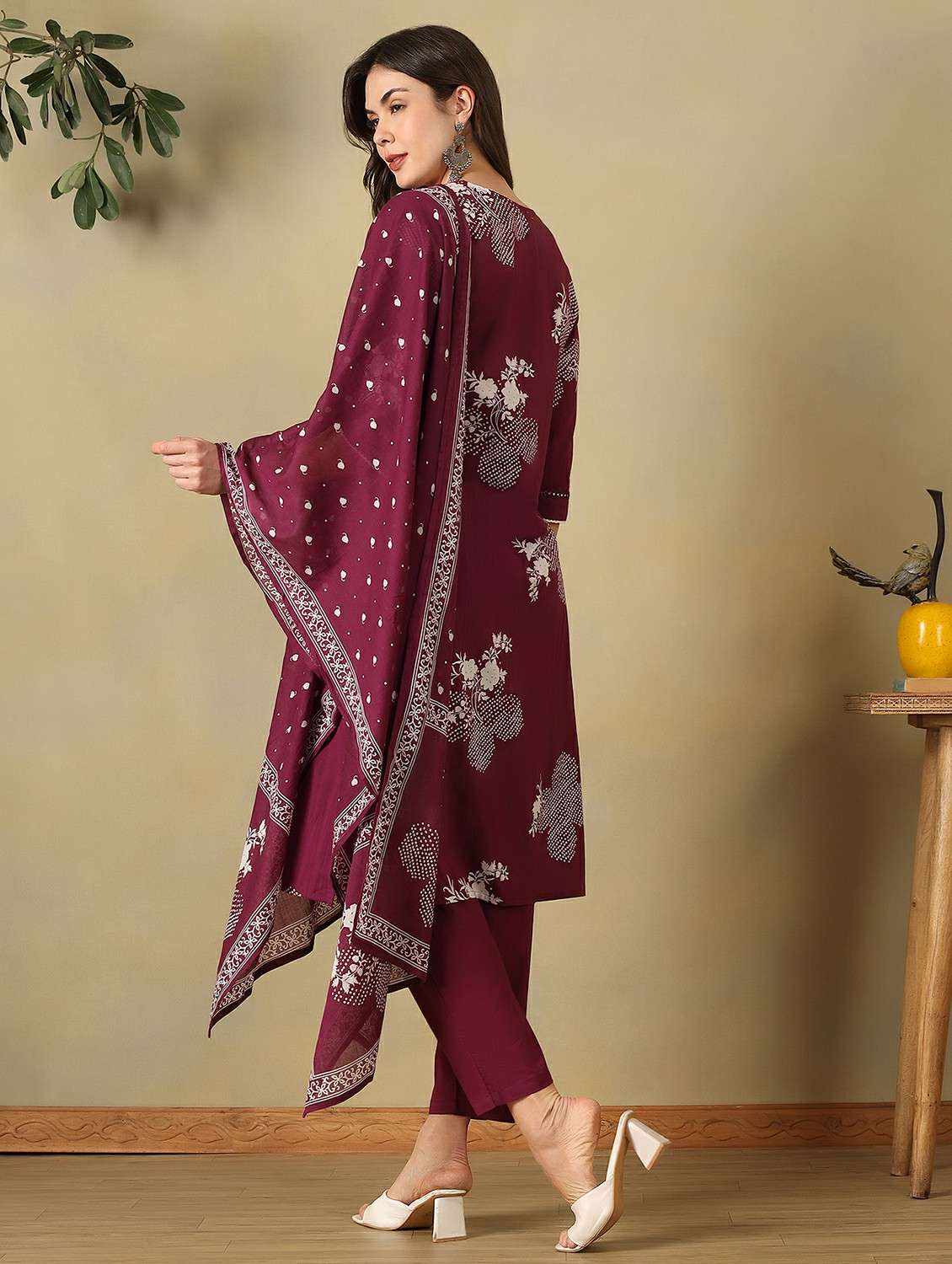 women printed three quarter sleeve kurta pant with dupatta set - 22495521 -  Standard Image - 3