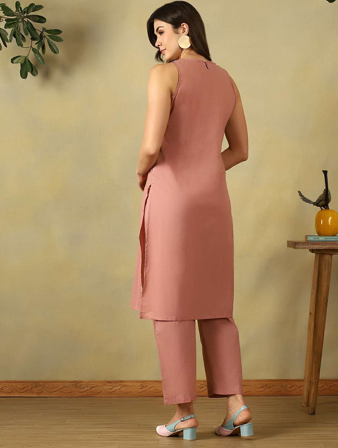 women solid sleeveless kurta pant set - 22495541 -  Standard Image - 3