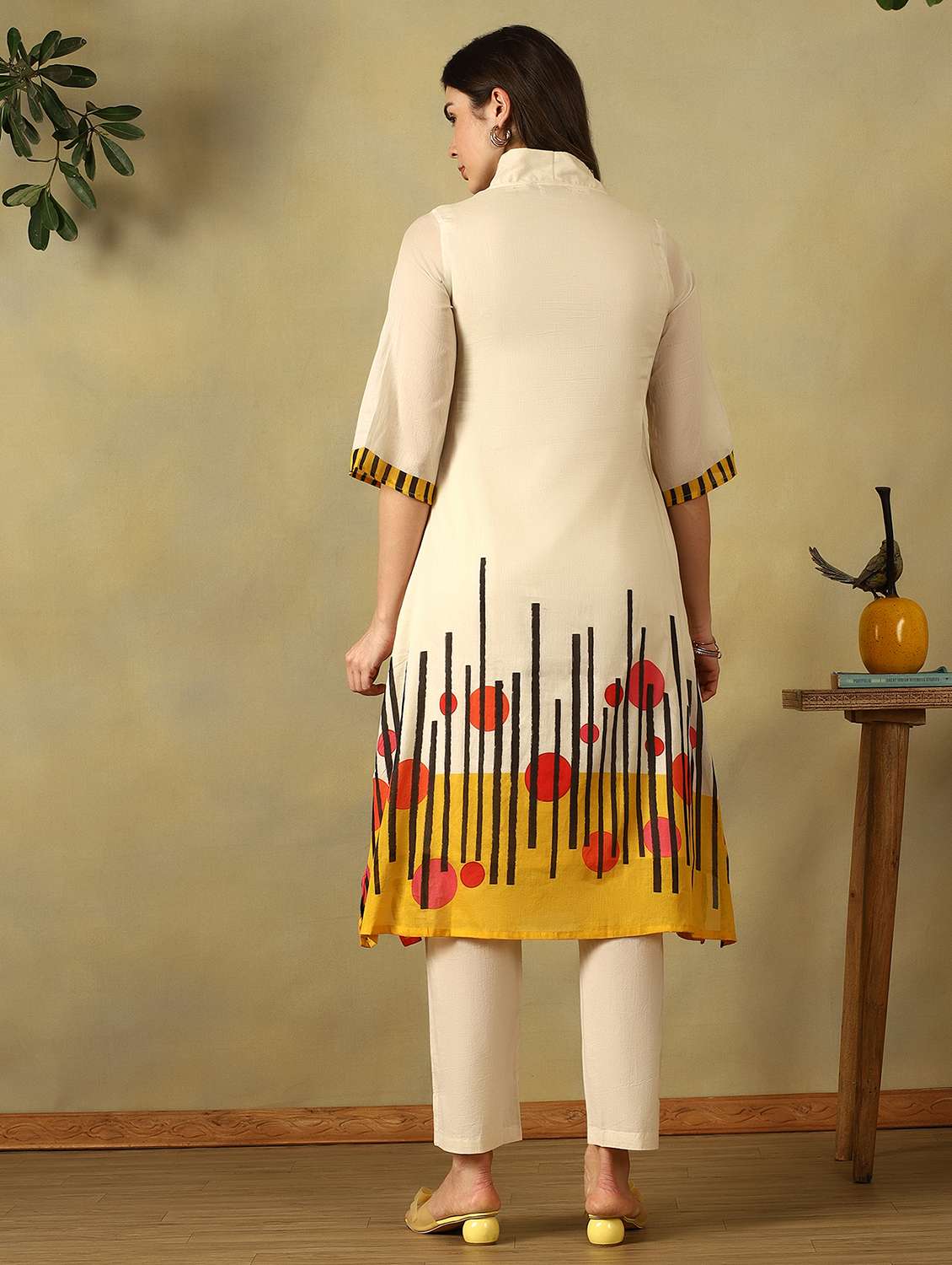 women printed three quarter sleeve kurta pant set - 22495559 -  Standard Image - 3