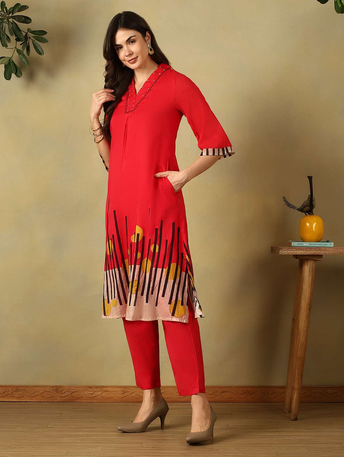 women printed three quarter sleeve kurta pant set - 22495560 -  Standard Image - 3