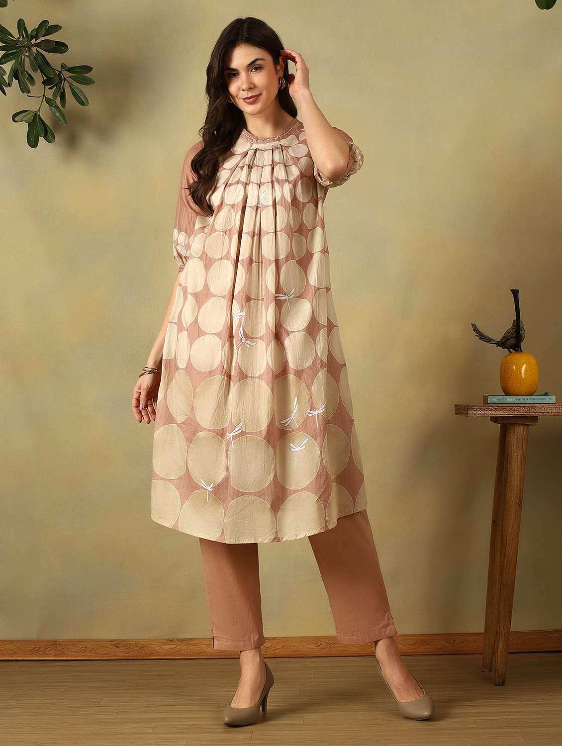 women printed three quarter sleeve kurta pant set