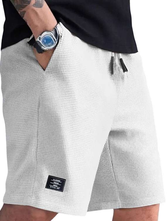 men textured mid rise regular fit short