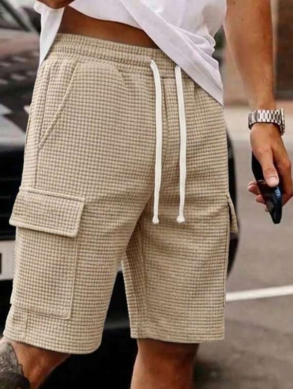 men textured mid rise regular fit cargo shorts