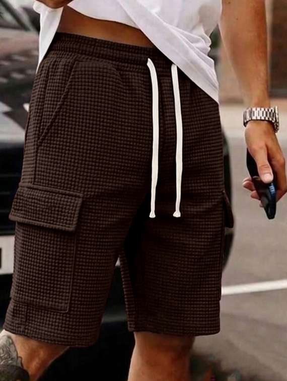 men textured mid rise regular fit cargo shorts