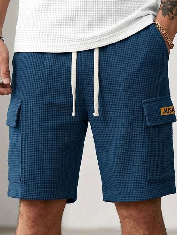 men textured mid rise regular fit cargo shorts