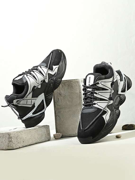men black lace up sport shoe