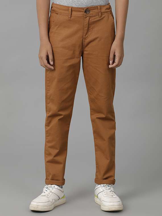boys solid mid rise regular fit chinos pant