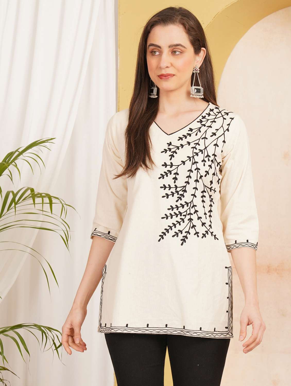 women solid with work v neck straight kurti