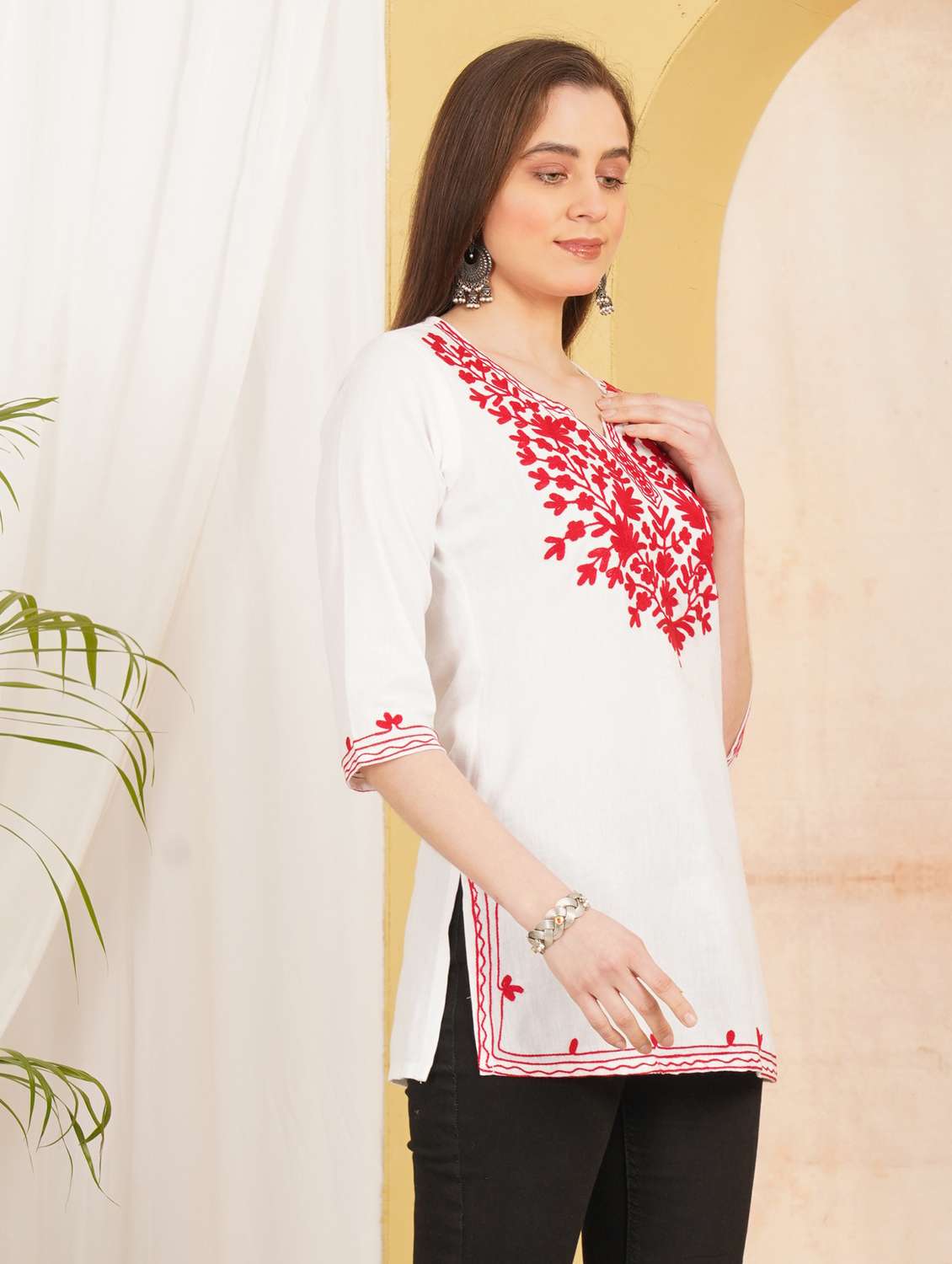 Women Embroidered Three Quarter Sleeve Straight Kurti - 22498009 -  Standard Image - 3