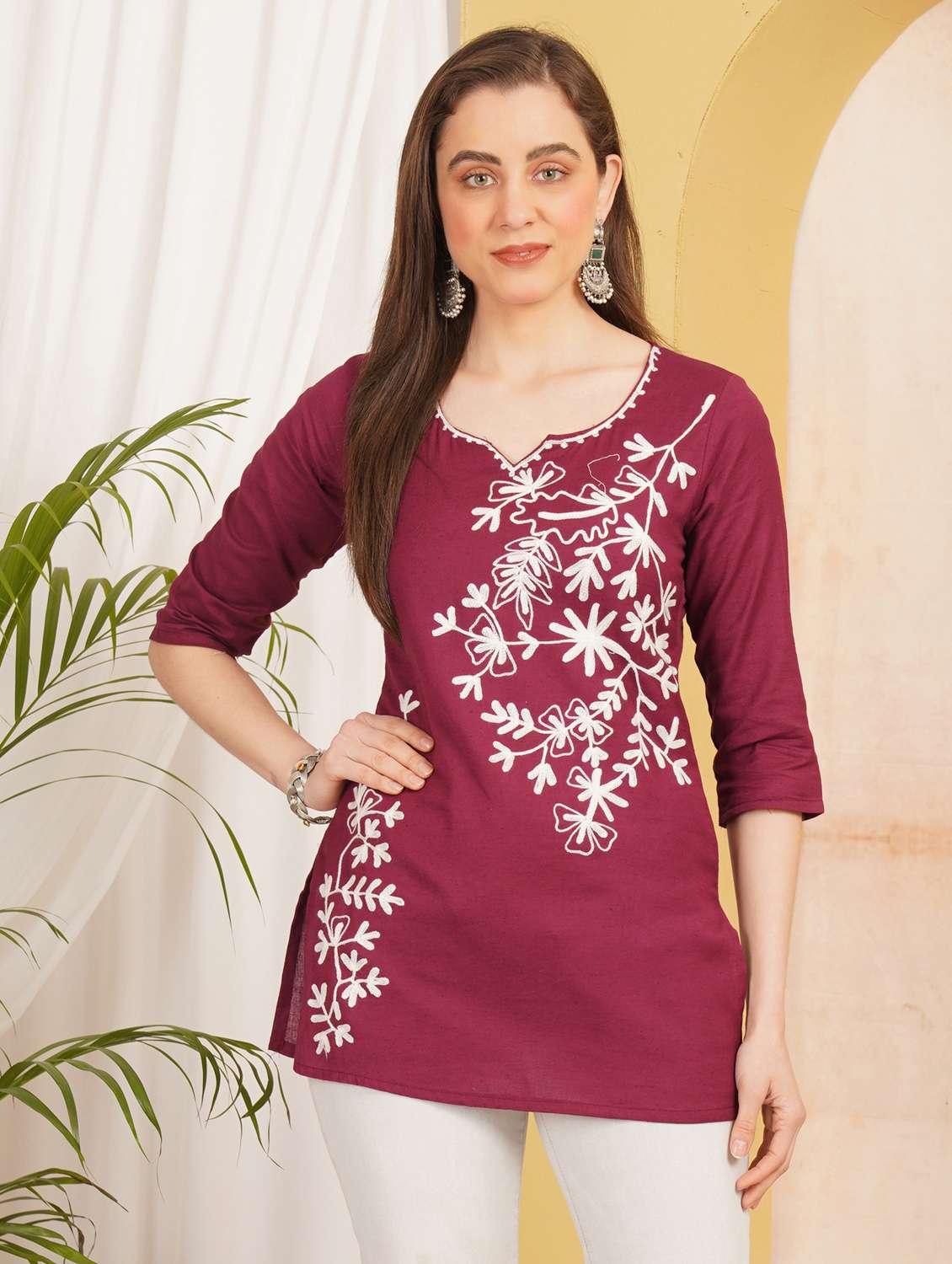women solid with work notch neck straight kurti