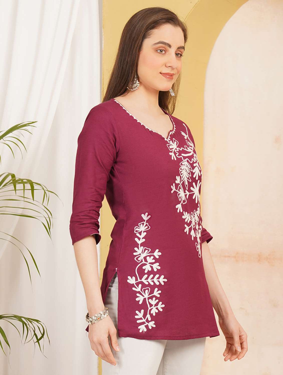women solid with work notch neck straight kurti - 22498026 -  Standard Image - 3