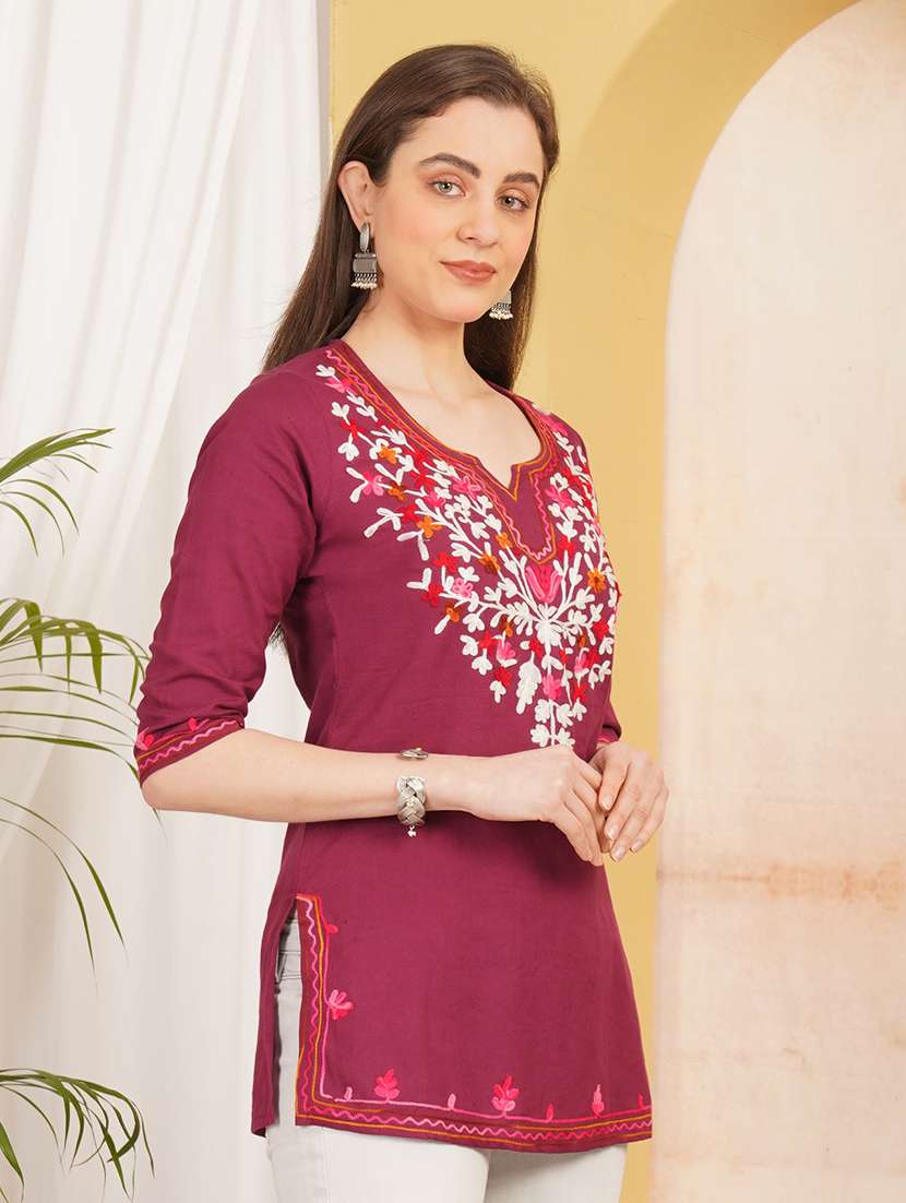 women embroidered notch neck straight kurti - 22498028 -  Standard Image - 3