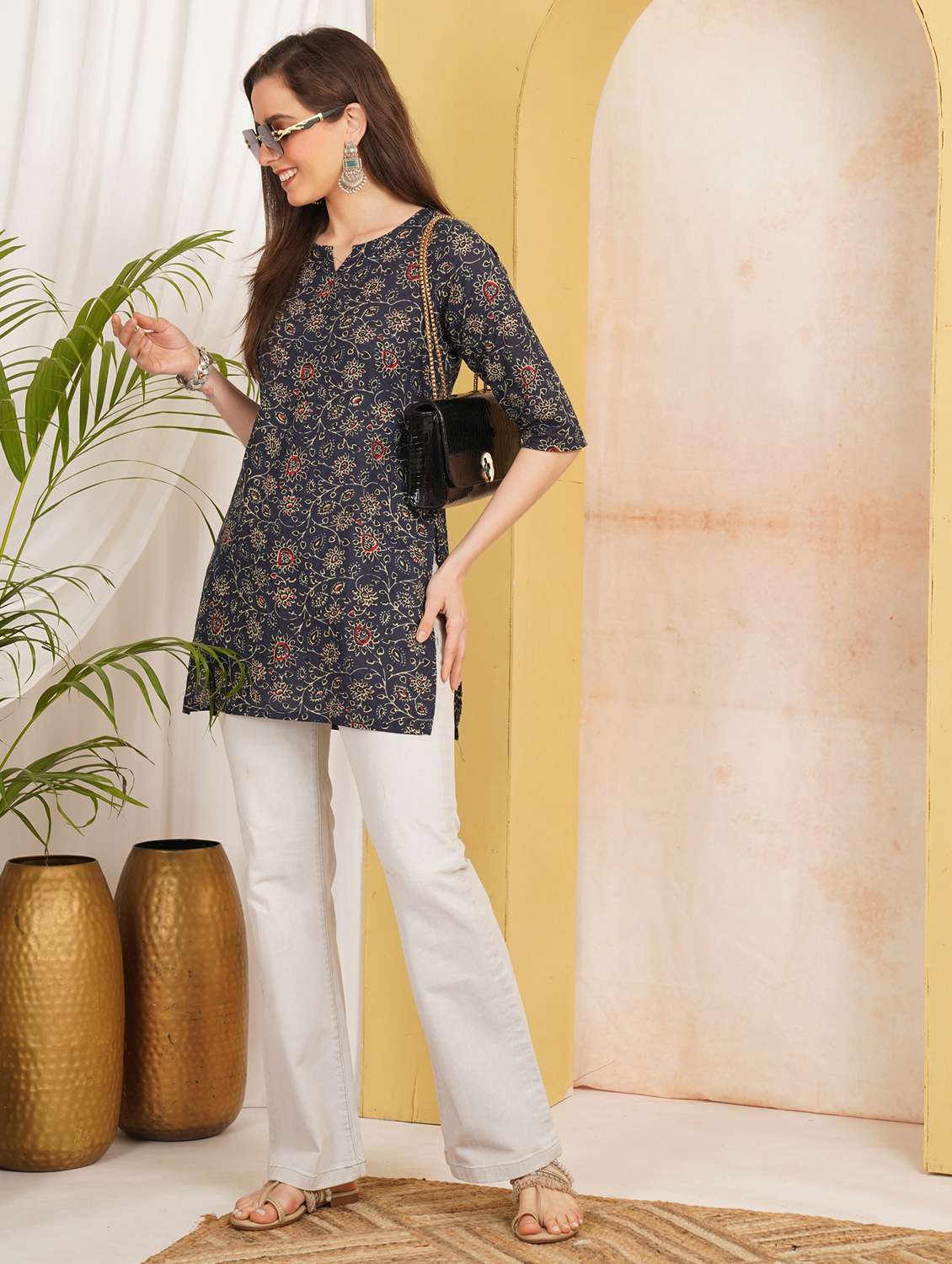 women printed notch neck straight kurti - 22498038 -  Standard Image - 5