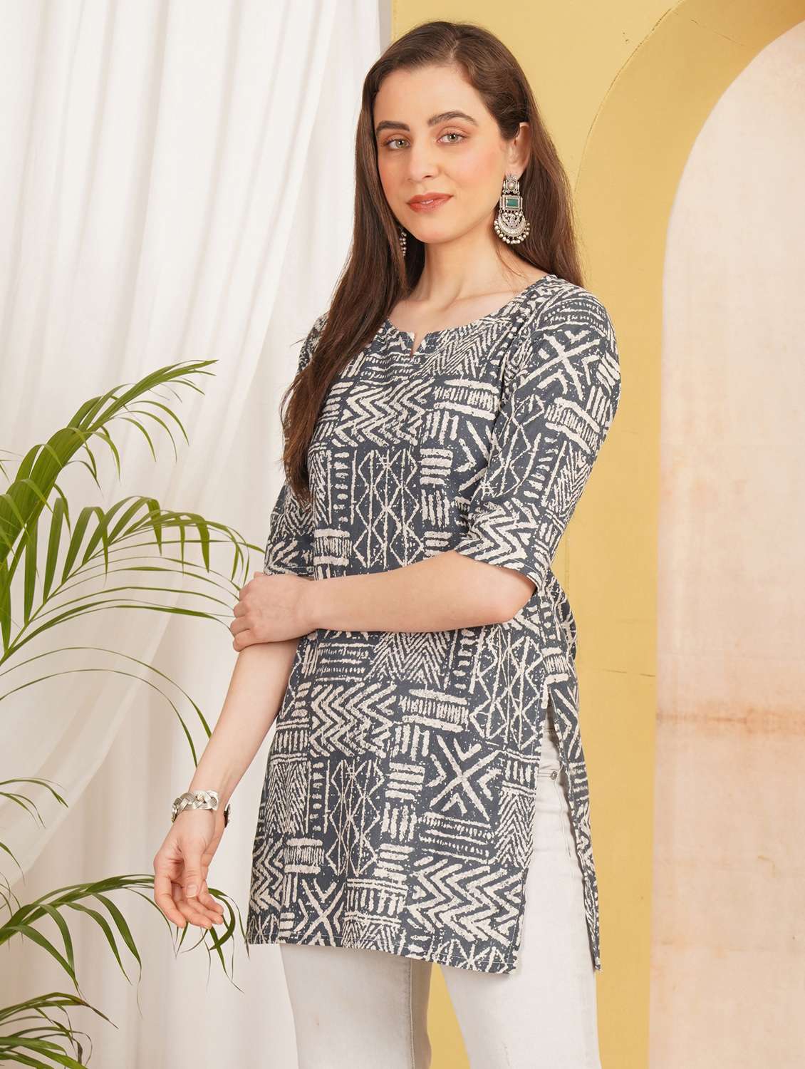 women printed notch neck straight kurti - 22498050 -  Standard Image - 3