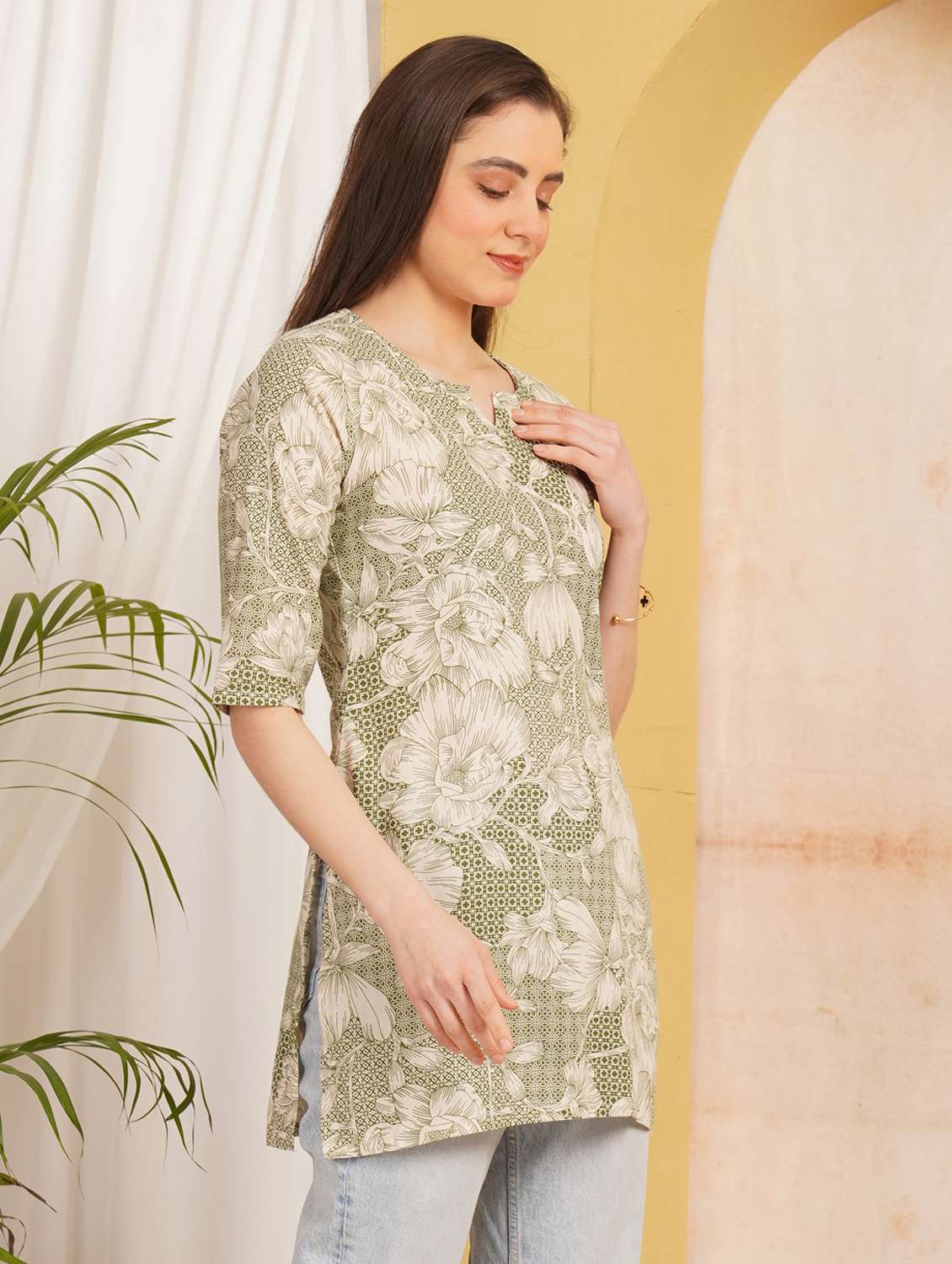 women printed notch neck straight kurti - 22498053 -  Standard Image - 3