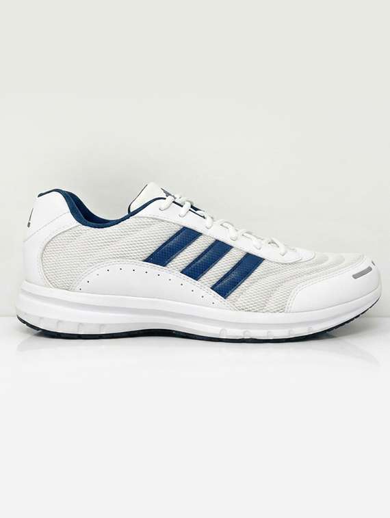 men white lace up sport shoe