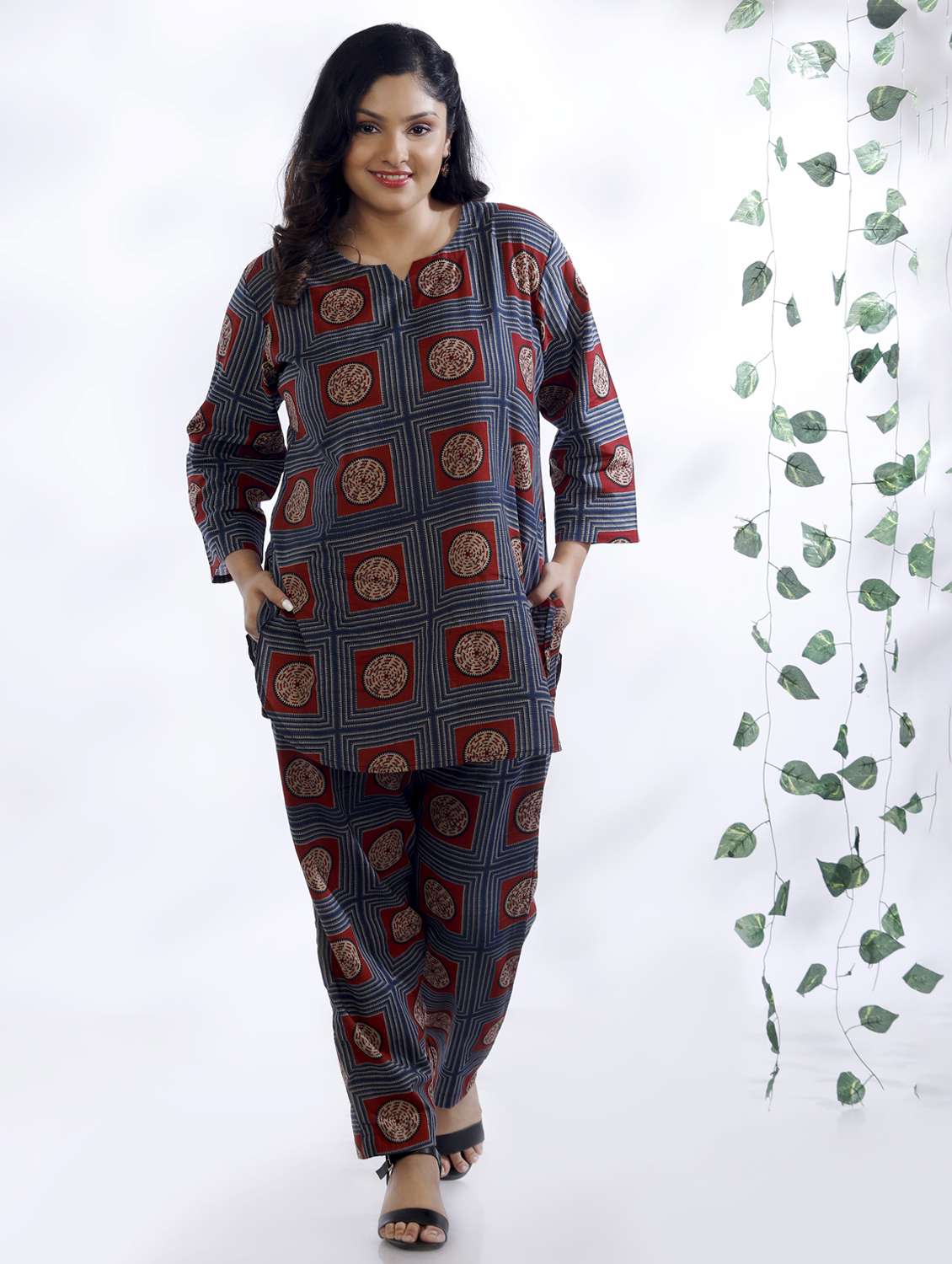 women printed three quarter sleeve nightwear set