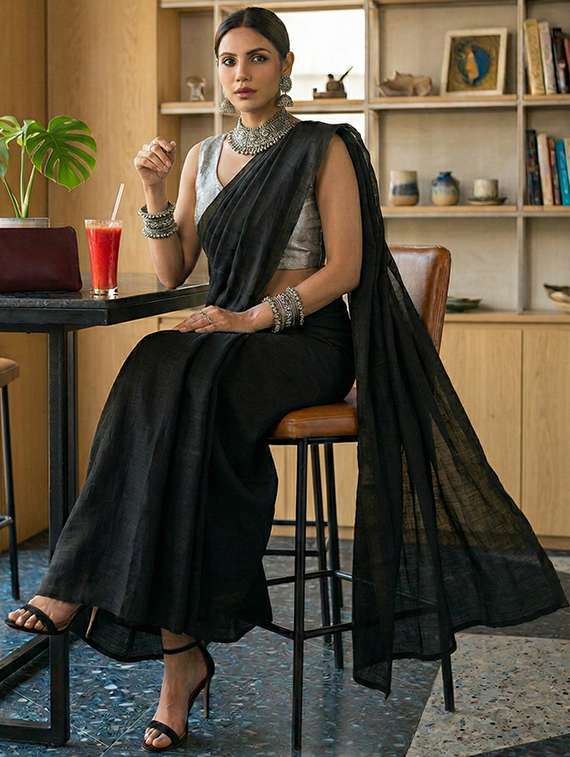women solid handloom saree with blouse