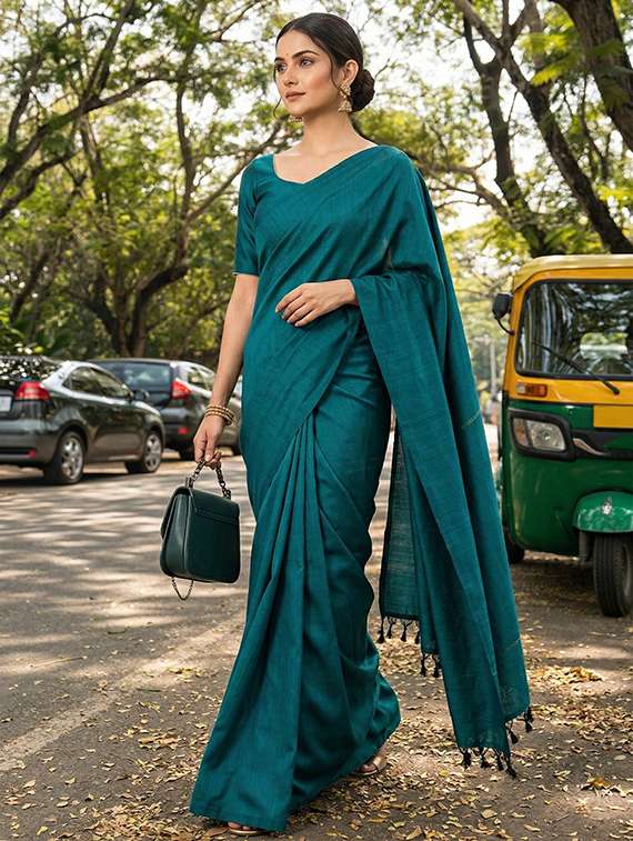women solid handloom saree with blouse