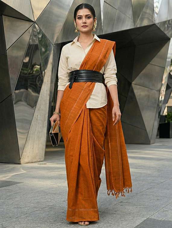 women solid handloom saree with blouse