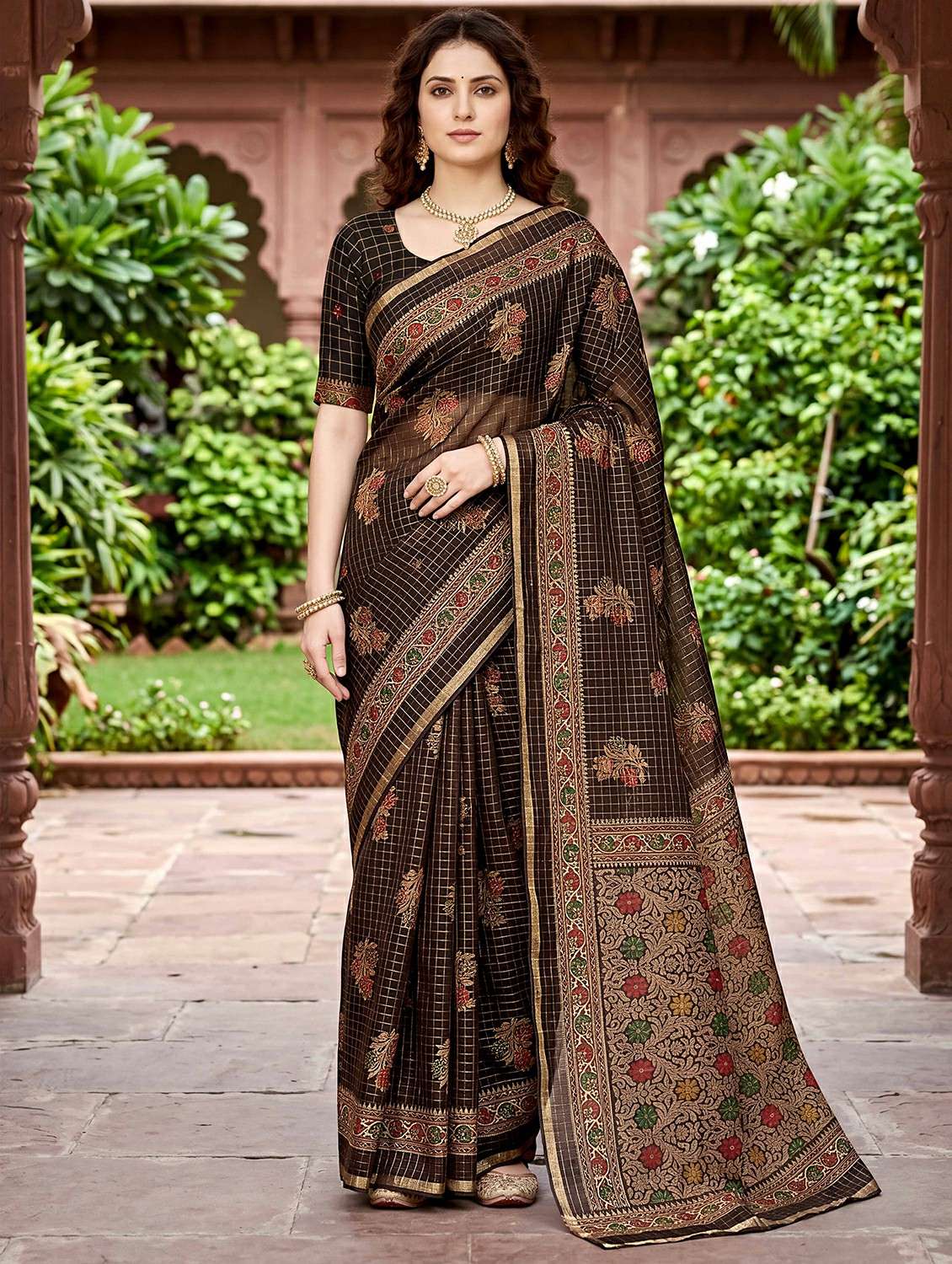 women printed casual wear saree with blouse