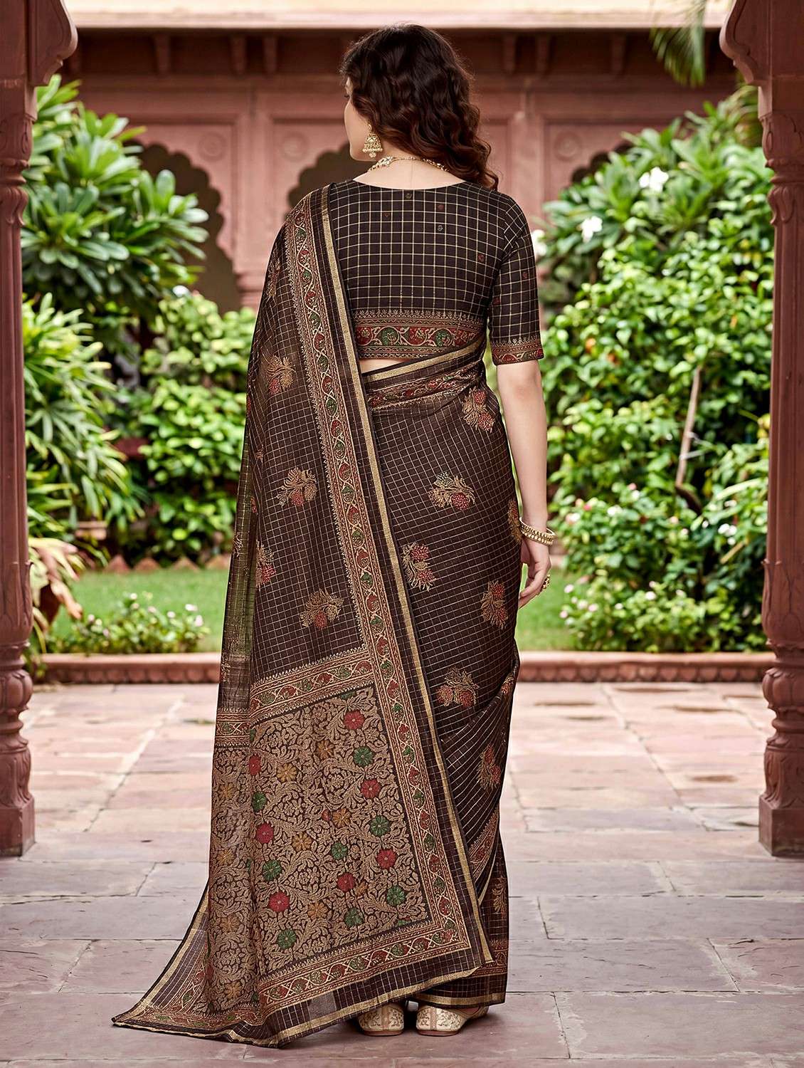 women printed casual wear saree with blouse - 22498624 -  Standard Image - 3
