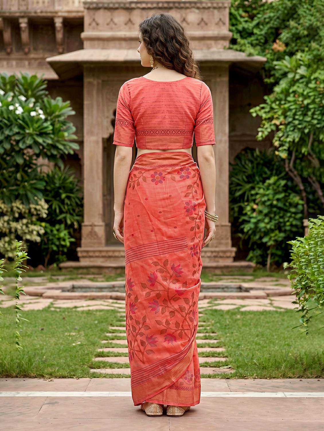 Women Printed Casual Wear Saree With Blouse - 22498628 -  Standard Image - 3