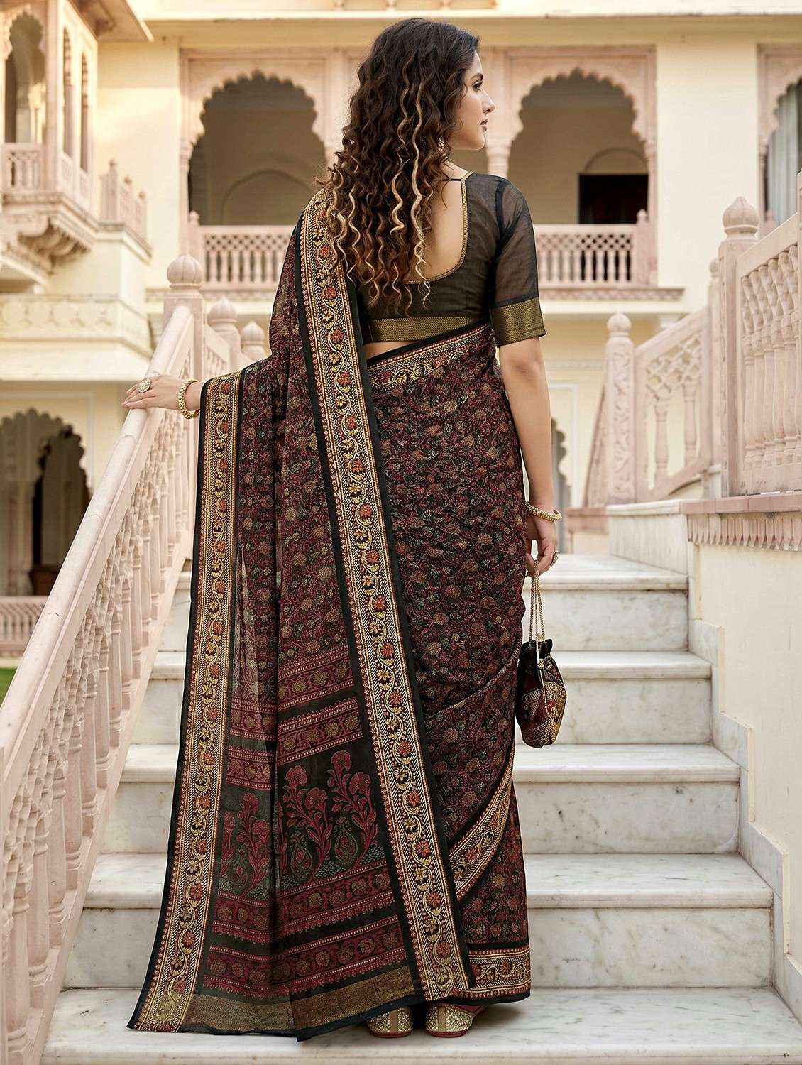 women printed casual wear saree with blouse - 22498630 -  Standard Image - 3