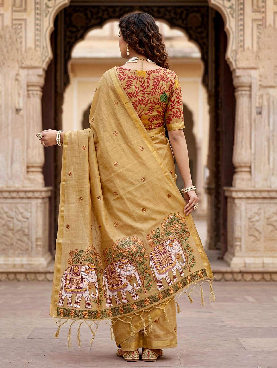 women printed casual wear saree with blouse - 22498654 -  Standard Image - 3