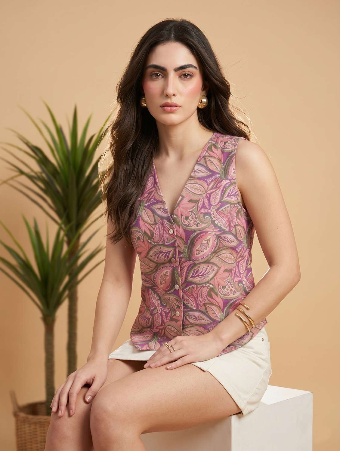 women printed sleeveless regular fit vest top