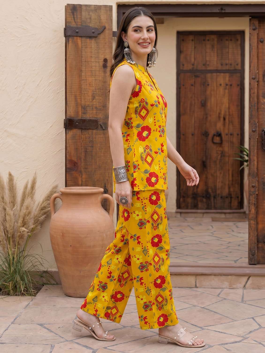 women printed sleeveless ethnic co-ord set - 22498725 -  Standard Image - 3